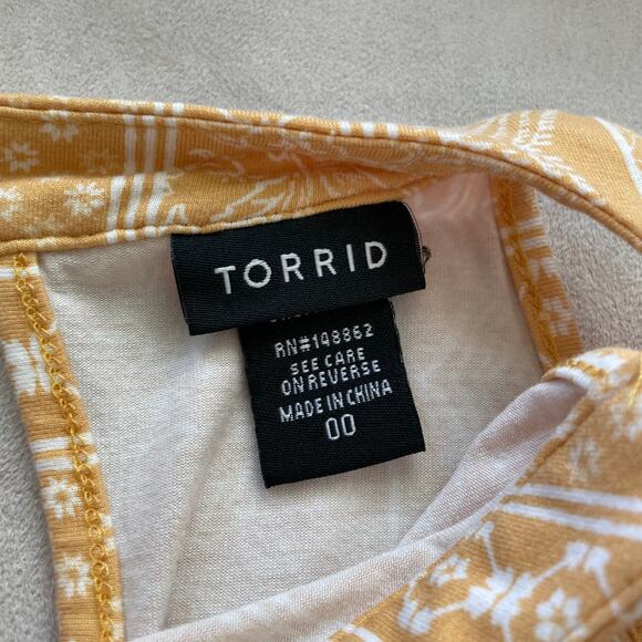 Torrid Yellow & White Border Cutaway Tank Floral Stripe Size 00 (M/L10) - Picture 6 of 10